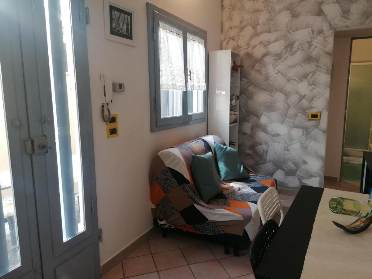 La Casina Giramondo Di Ele เวียเรจโจ ภายนอก รูปภาพ