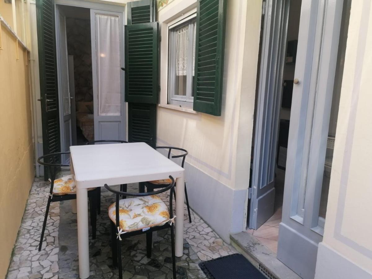 La Casina Giramondo Di Ele เวียเรจโจ ภายนอก รูปภาพ