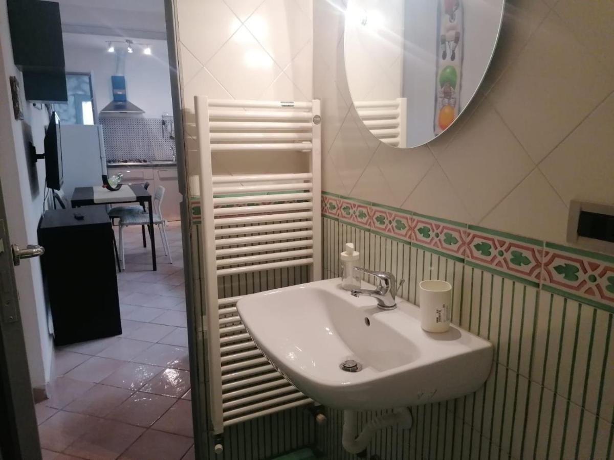 La Casina Giramondo Di Ele เวียเรจโจ ภายนอก รูปภาพ